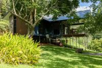 Under the Pecans - 2BR Retreat with Peaceful Scenic Views - B&B Wyampa