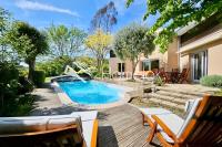 Luxury ! Villa avec piscine - Vue 180 sur le golf - Bed and Breakfast Gestel