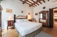 Bright & Cozy Designer Apartment in San Niccolò - B&B Firenze