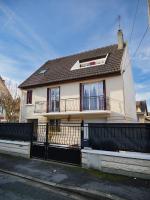 Spacieux T4, Élégant ,Paris ,Disney, Jardin - B&B Chelles