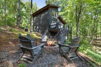 Smoky Mountain Escape Near Dollywood - Hot Tub & Fire Pit - B&B Sevierville