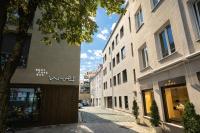 TrulySpace - Modernes Apartment am Rathausplatz, Terrasse, Fahrstuhl - B&B Augsburg