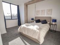 Woolston Central 2-Bedroom Apartment - B&B Warrington