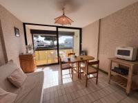 Studio cabine avec terrasse, accès rapide plage et parking privé - Le Grau du Roi - FR-1-250-179 - Chambres d’hôtes Le Grau-du-Roi