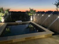 Biveyes - Maison avec Piscine 2 Chambres 2 Salle de Bains - B&B Sallebœuf