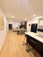 Modern 3 Bedroom Retreat in Gillieston Heights - Bed and Breakfast Maitland
