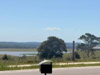 4BR Family Escape - Exotic Lake view and Kangaroos - B&B Maitland