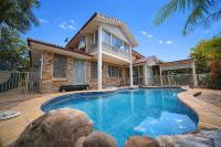 Spacious 5BR Family Home with Pool in Robertson - B&B Brisbane