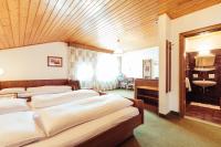 Triple Room with Bathroom