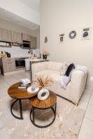 Modern Rosebank Stay Pool & Power Backup - B&B Johannesburg