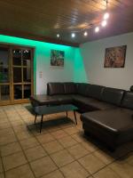Geräumige Wohnung mit zwei Schlafzimmern und Balkon - Ferienwohnung Eching