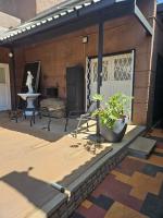 Luxury Meets Convenience Near City & Travel Links - Chambres d'hôtes Pretoria