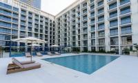 Binghatti Phoenix - Luxury & Modern Studio - Pool & Gym - Free Parking - JVC - B&B Dubai