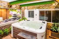Moonstone Meadows Suite By Alaya Stays With Shared Pool, Garden, Gazebo, & Jacuzzi - Bed and Breakfast Lonavla