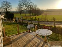 The Mad Hatter's Shepherd's Hut - B&B Carlisle