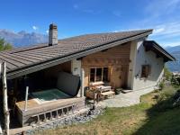 Chalet cosy Le Bouquetin jacuzzi et sauna idéal familles & couples vue imprenable - Chambres d'hôtes Basse-Nendaz