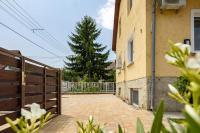 Aqua Apartman - B&B Balatonföldvár