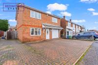 BRAND NEW! Spacious & Modern Serviced Home - 3x Free Parking - by Redwood Stays - Ferienwohnung Ash