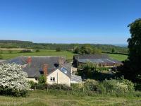 18th Century Farmhouse, England Wales Border, Breathtaking Views - B&B Oswestry