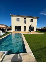 Grande villa avec piscine privée Idéale familles et groupes amis - Chambres d'hôtes Violès