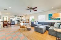 Steps to Boardwalk: 2 Blocks from the Beach access - Bed and Breakfast Carolina Beach