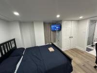 Cozy Basement Studio with Private Bathroom and Kitchen - Ferienwohnung Vaughan