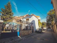Bujtina Leon's Apartments - B&B