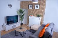 3 Bedroom House in Willenhall with Driveway Parking - B&B Wednesfield