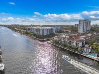 Bright 2 BR FLL Gem with Balcony and Free Parking - B&B Fort Lauderdale