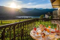 Apartment with Lake View