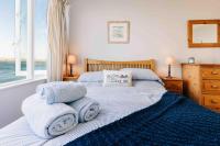 Quebec- Beachfront Fisherman's Cottage - B&B Appledore