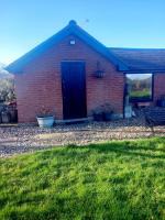 The Bungalow, in heart of High Beach, Epping Forest - B&B Waltham Abbey