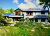 Splendid, spacious 7 Bedroom holiday home with Hot Tub - Isle of Wight - Bed and Breakfast Wootton Bridge