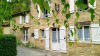 Au Pied du CHÂTEAU - 5 à 11 personnes - Baignade-canoë-piste cyclable à 100 m - Chambres d'hôtes Castelnaud-la-Chapelle