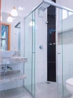 suite ampla em sobrado com ar e garagem - B&B Cascavel