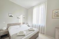 Courtyard & Balconies - Bed and Breakfast Como