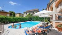 Villa Bugatti Indipendent Villa ,lake view and private pool, DesenzanoLoft Official Partner Homes & Villas by Marriott Bonvoy - B&B Desenzano del Garda