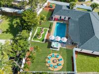 Luxury 5BR Retreat, Pool, Spa, Mini Golf, Game RM - B&B Bradenton