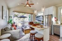 Walk to Bay & Pleasure Pier! Catalina Island Stay - B&B Avalon