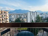 Appartement Bellevue - T2 vue montagne - calme - parking gratuit - 4 personnes - Chambres d'hôtes Meylan