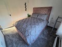 3 bedrooms - for families and contractors - lovely home - Chambres d'hôtes Nuneaton