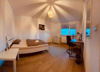 Privatzimmer in WG ähnlicher Wohnung nahe VW, City - WLAN & Parkplatz - CityStay Wolfsburg - Bulli - Bed and Breakfast Wolfsburg