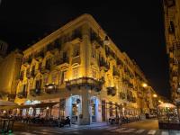 Charming Rooftop Attic San Salvario - 300m from Porta Nuova - B&B Torino