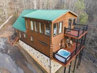 Cozy Cabin Hideaway! Near Gatlinburg, Dollywood, Hot Tub, Sauna, Pool table - Chambres d'hôtes Sevierville