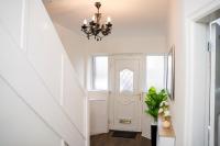 Modern & Spacious 4 Bedroom Residence in manchester - B&B Manchester