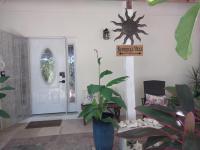 Private Guest House 2 bedrooms & 2 baths near Grace Bay Beach & Long Bay Beach. - B&B Providenciales