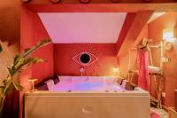 Casa Superfly 2BHK with Rooftop Jacuzzi & Terrace Deck Excellent Location Boilermaker Thalassa - B&B Oxel
