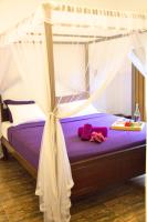 Camera Matrimoniale con Vista Giardino