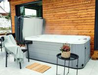 Massage chair -all-year HOT TUB - kids playground - bike trails - Chambres d'hôtes Nové Město pod Smrkem