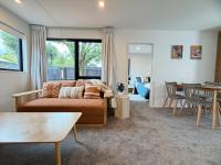 Luxury 3-Bed 3-Bath Home Near CBD and Garage - B&B Christchurch